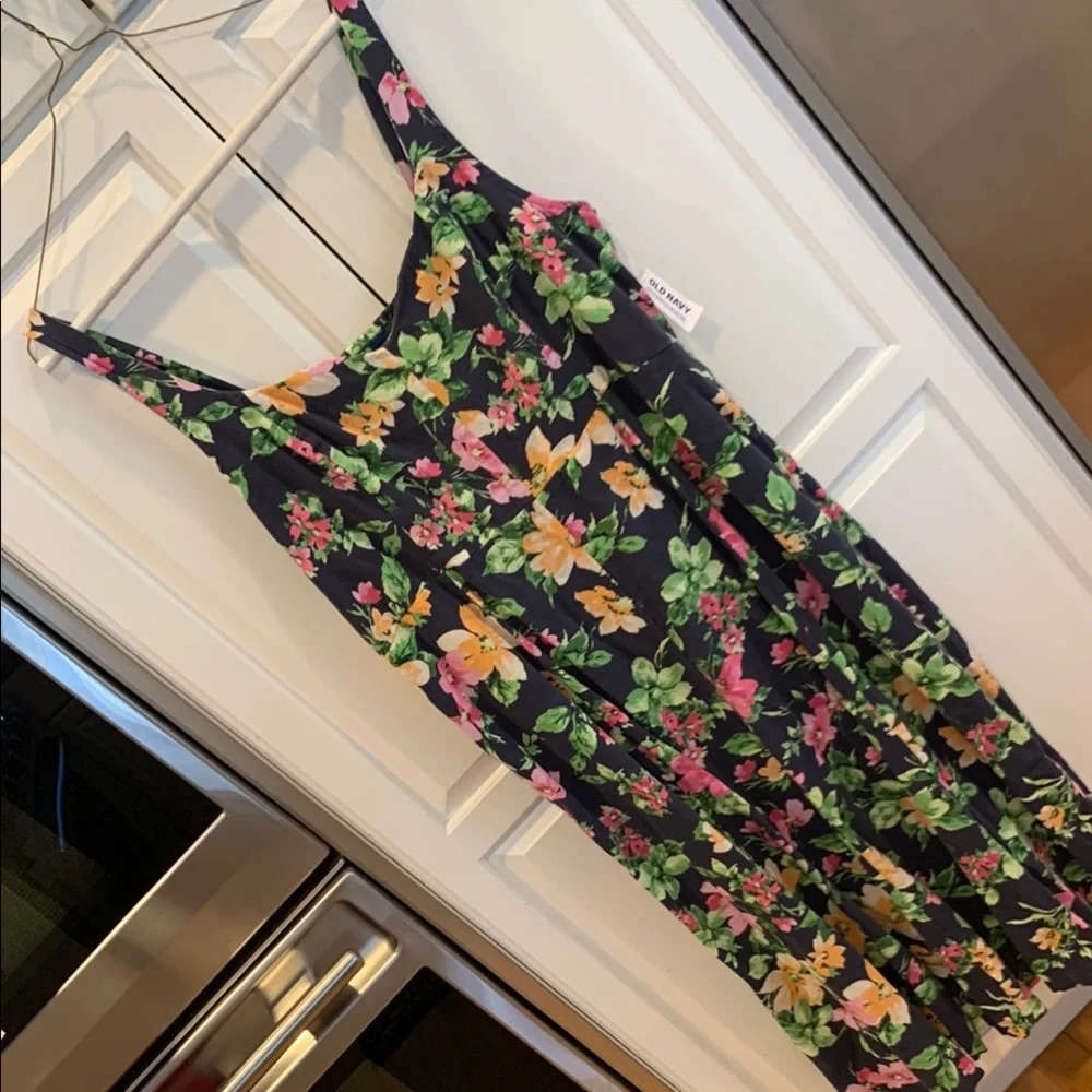 Old Navy Floral Sleeveless Dress. Ruched back. NWT. Size XL - Picture 1 of 8